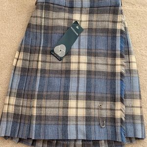 Wool pleated skirt
